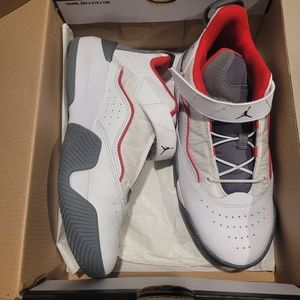 Boys Jordans Stay loyal shoes